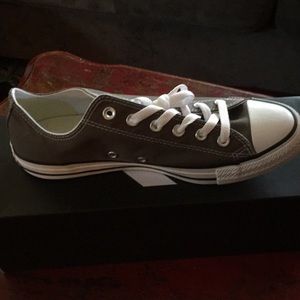 BRAND NEW gray converse shoes